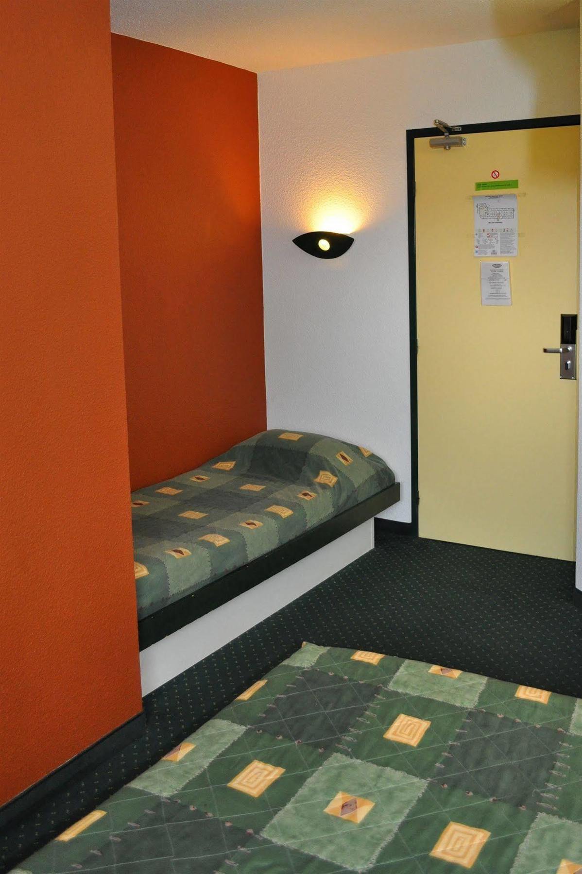 Hotelf1 Bourges Le Subdray La Chapelle-Saint-Ursin Exterior foto